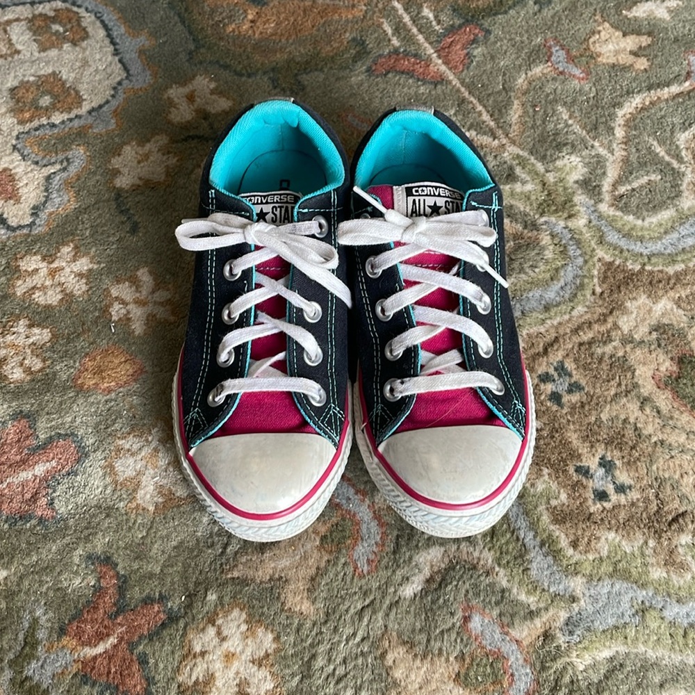 Converse All Star 3 youth girls classic cute and comfy. Good used condition.